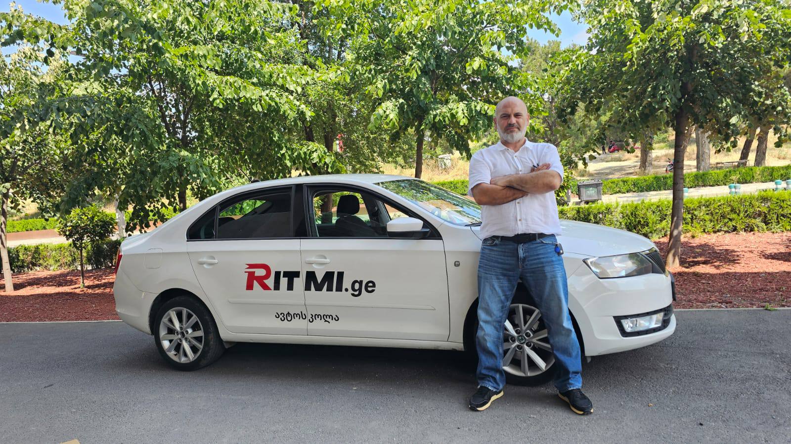 Ritmi ინსტრუქტორი სასწავლო მანქანასთან